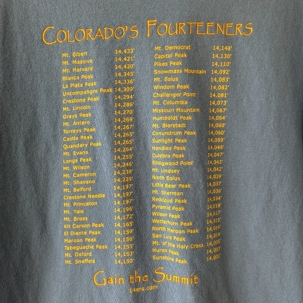 Gildan Colorado 14ers Mountains List Short Sleeve T-Shirt Unisex Large Blue